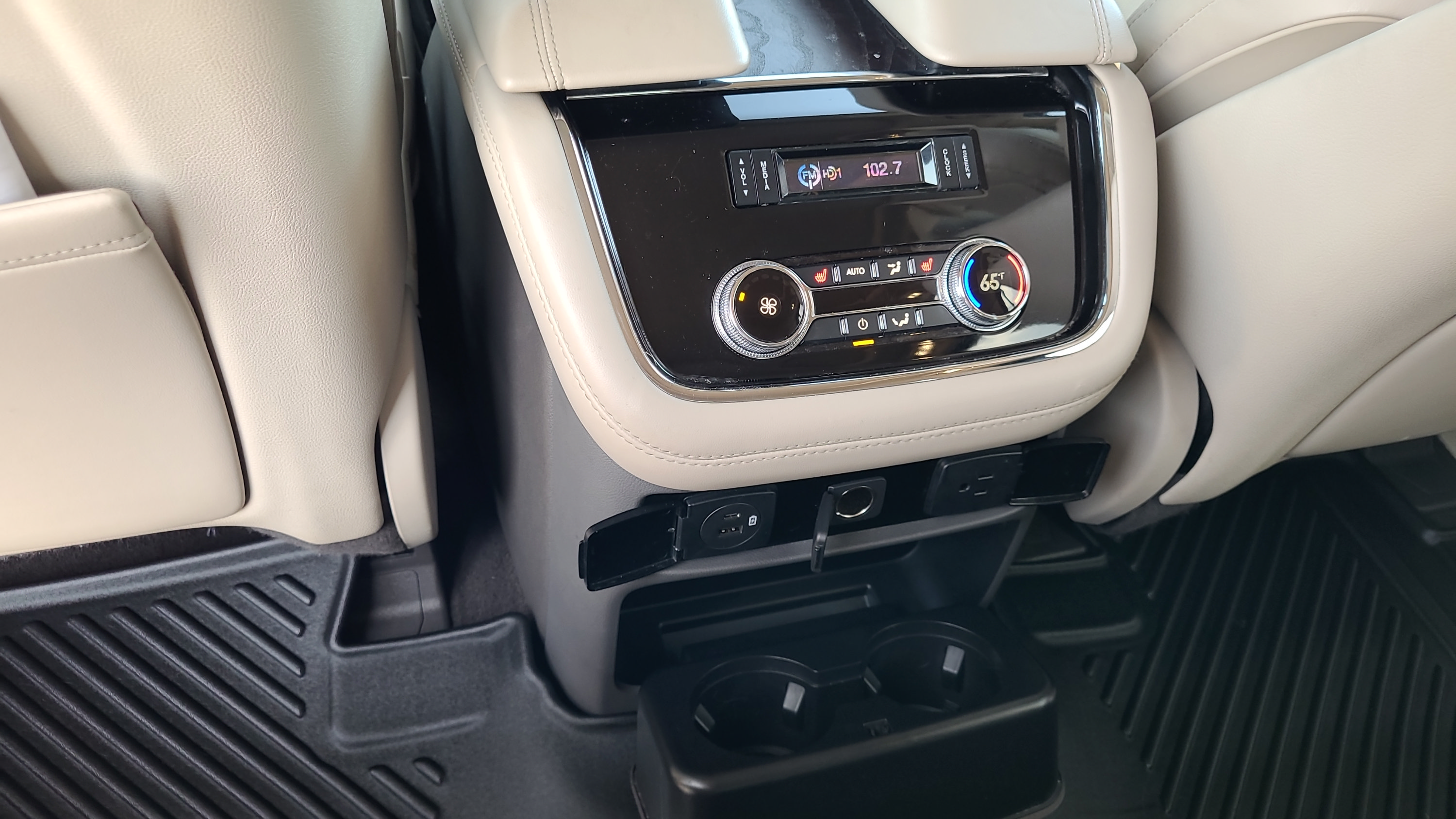 Used 2021 Lincoln Navigator L Reserve w/ Luxury Package AWD/4WD image 17