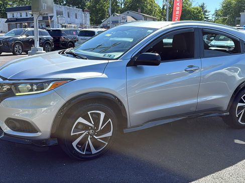Used 2019 Honda HR-V Sport image 3