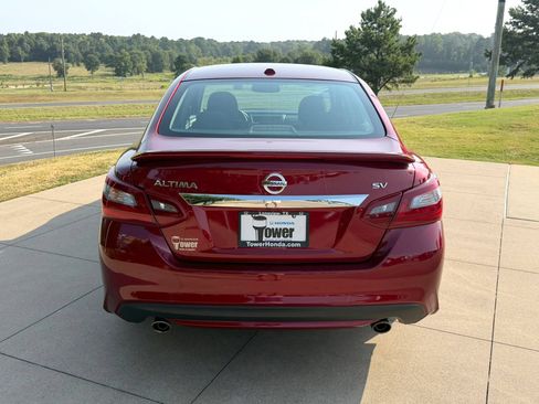 Used 2018 Nissan Altima 2.5 SV w/ 2.5 SV Technology Package FWD image 5