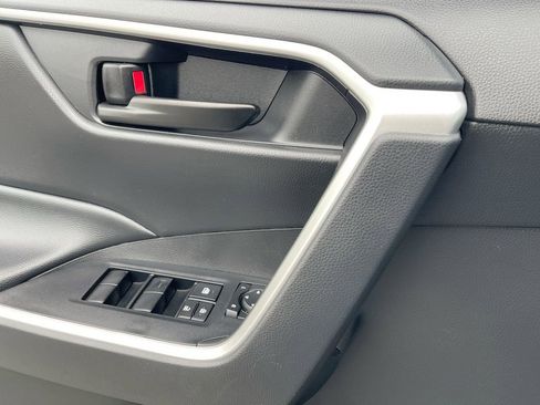 Certified 2024 Toyota RAV4 LE AWD/4WD image 8
