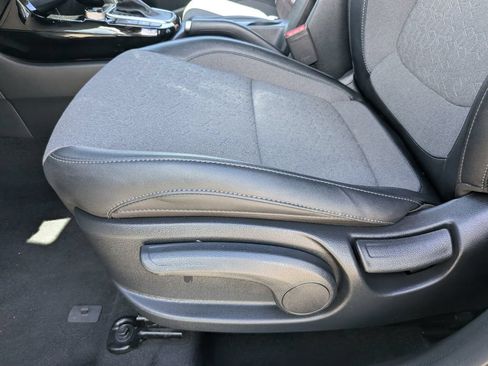 Certified 2025 Kia Seltos S AWD/4WD image 21