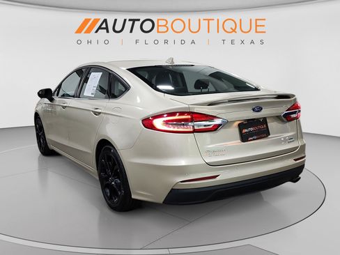 Used 2019 Ford Fusion SE w/ Equipment Group 151A FWD image 3