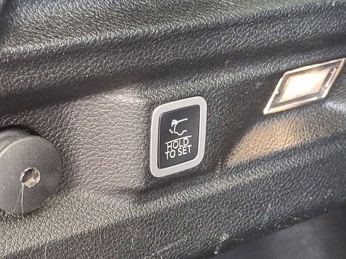 Used 2022 Jeep Grand Cherokee L Laredo w/ Luxury Tech Group I image 28