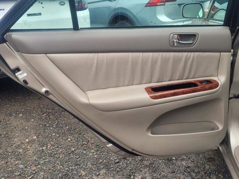 Used 2003 Toyota Camry XLE image 30