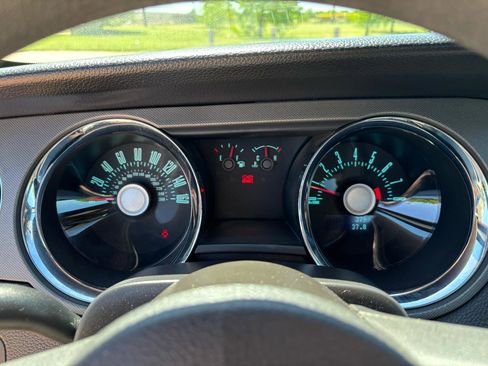 Used 2011 Ford Mustang Coupe RWD image 12