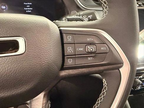 Certified 2024 Jeep Grand Cherokee L Limited AWD/4WD image 21