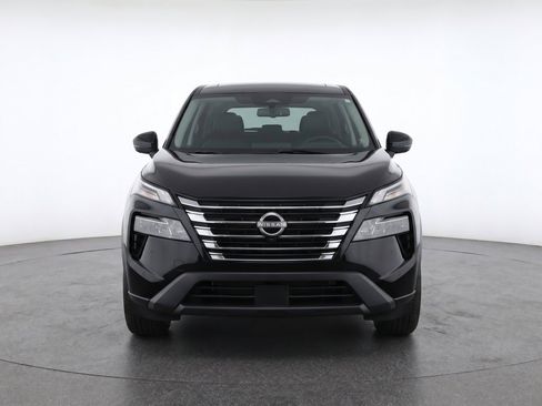 Used 2025 Nissan Rogue SV AWD/4WD image 2
