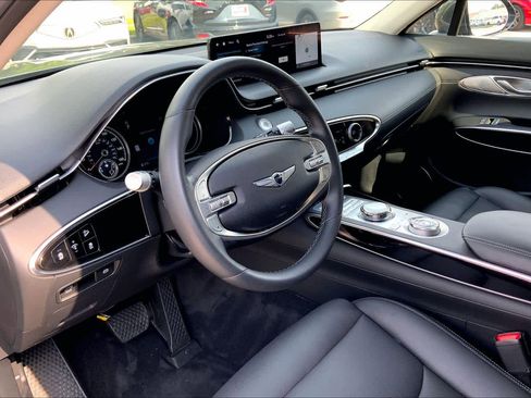 Used 2025 Genesis GV70 2.5T AWD/4WD image 17