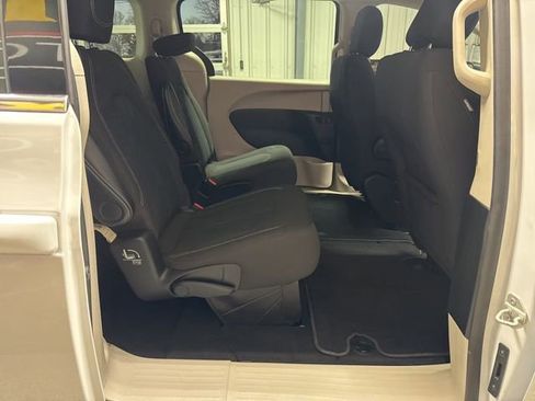 Used 2024 Chrysler Voyager LX FWD image 24