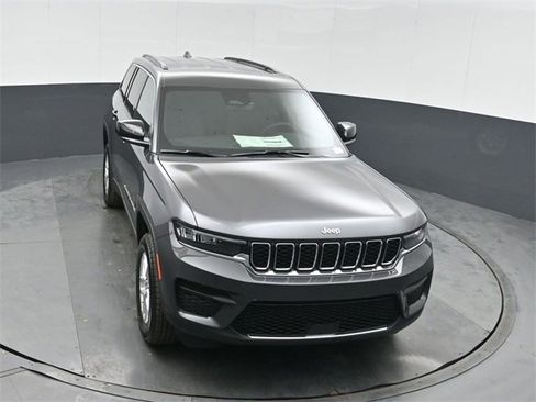 New 2025 Jeep Grand Cherokee Laredo image 36