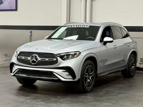 Used 2025 Mercedes-Benz GLC 350e 4MATIC image 8