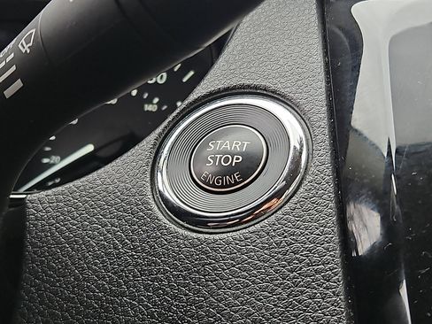 Certified 2021 Nissan Rogue Sport SV image 20