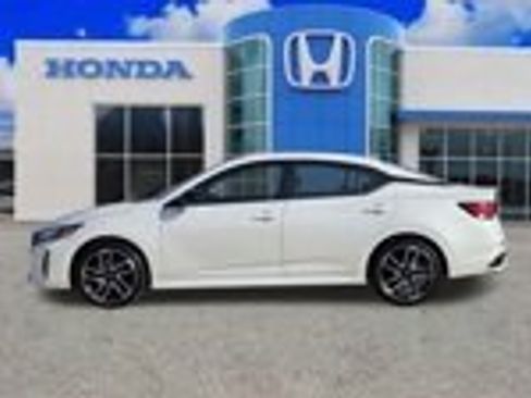 Used 2024 Nissan Sentra SR image 7