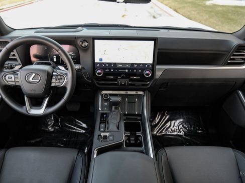 Used 2025 Lexus GX 550 w/ Accessory Package (2T) image 30