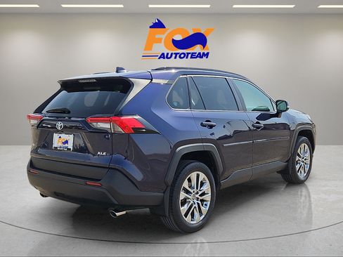 Used 2021 Toyota RAV4 XLE Premium FWD image 4