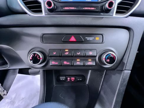 Used 2019 Kia Sportage LX FWD image 28