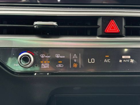 Certified 2025 Kia Sorento S w/ Panoramic Sunroof Package FWD image 28