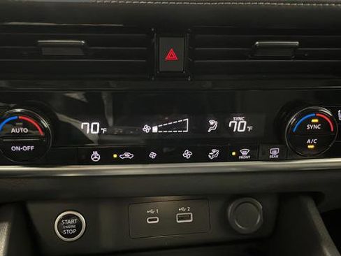 Used 2021 Nissan Rogue SV AWD/4WD image 18