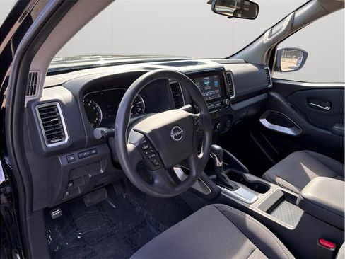 Used 2022 Nissan Frontier SV image 6