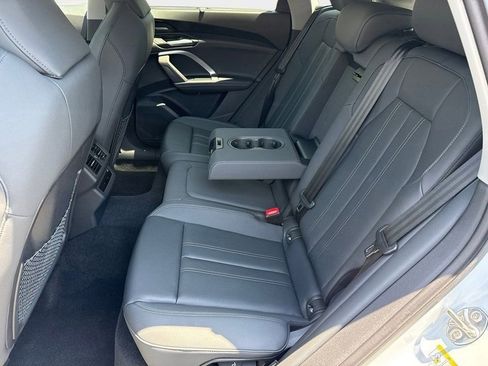 Certified 2025 Audi Q5 2.0T Premium Plus w/ Premium Plus image 12
