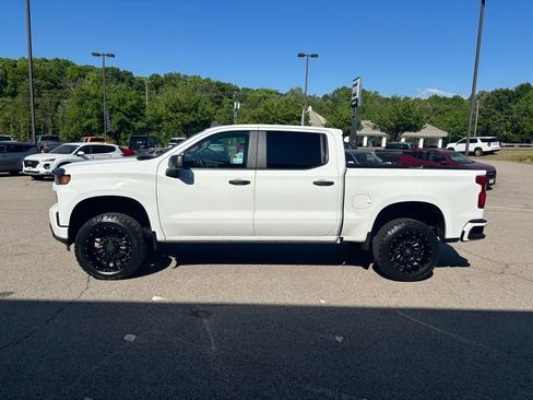 Used 2020 Chevrolet Silverado 1500 Custom w/ Custom Value Package AWD/4WD image 3
