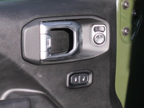 Used 2022 Jeep Wrangler Sport AWD/4WD image 16