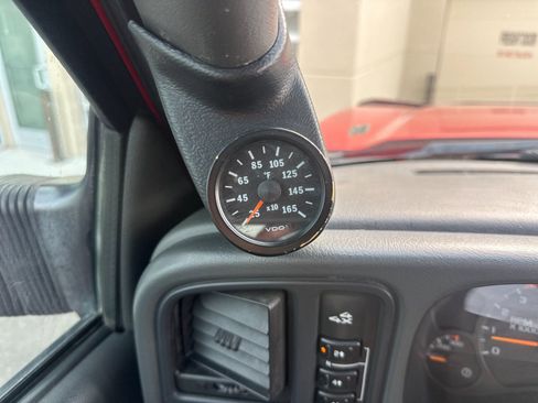 Used 2004 Chevrolet Silverado 2500 LS image 29