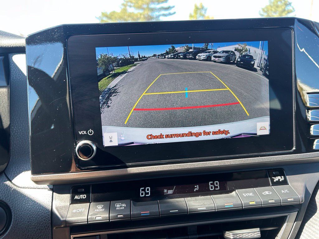 Used 2025 Toyota Camry SE FWD image 30
