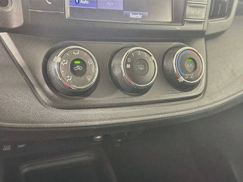 Certified 2018 Toyota RAV4 LE FWD image 14
