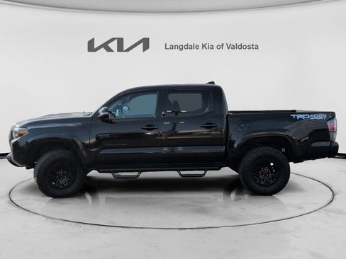 Used 2023 Toyota Tacoma TRD Sport w/ TRD Premium Sport Package AWD/4WD image 10