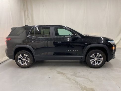 Used 2025 Chevrolet Equinox LT AWD/4WD image 9