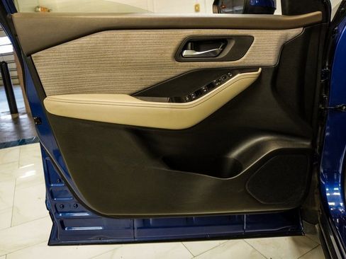 Used 2021 Nissan Rogue SV image 21