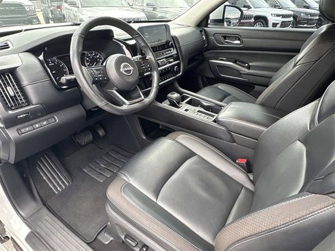 Used 2023 Nissan Pathfinder SL image 24