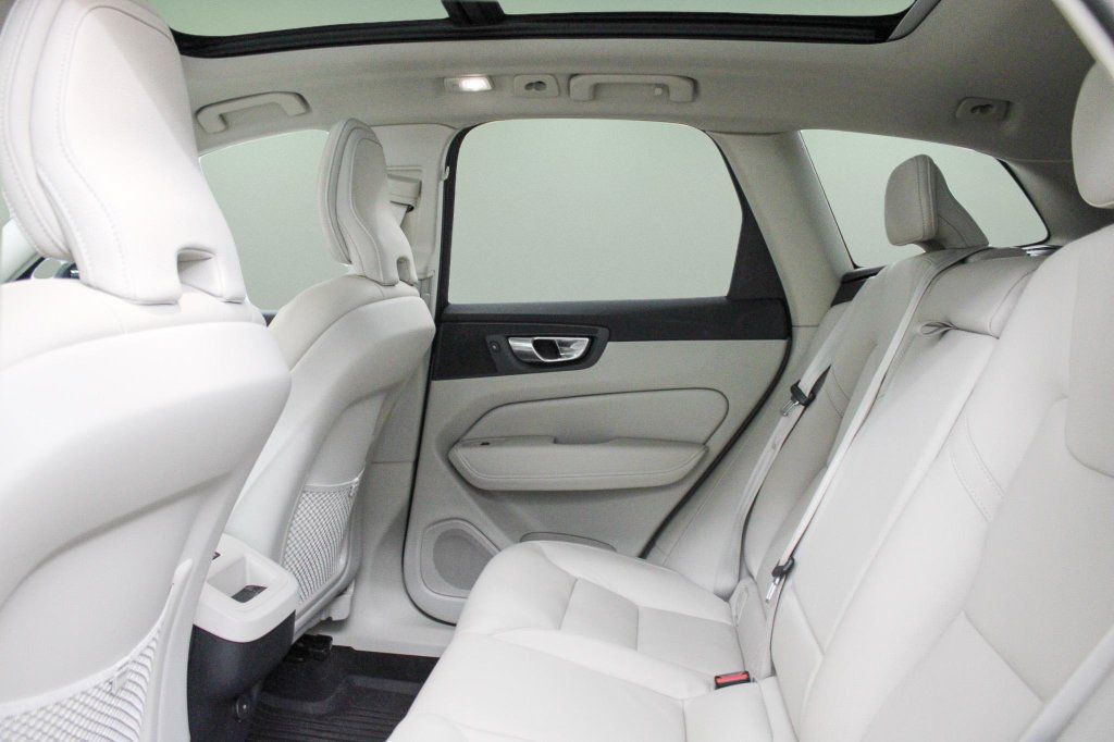 Used 2024 Volvo XC60 B5 Core w/ Protection Package Premier AWD/4WD image 26