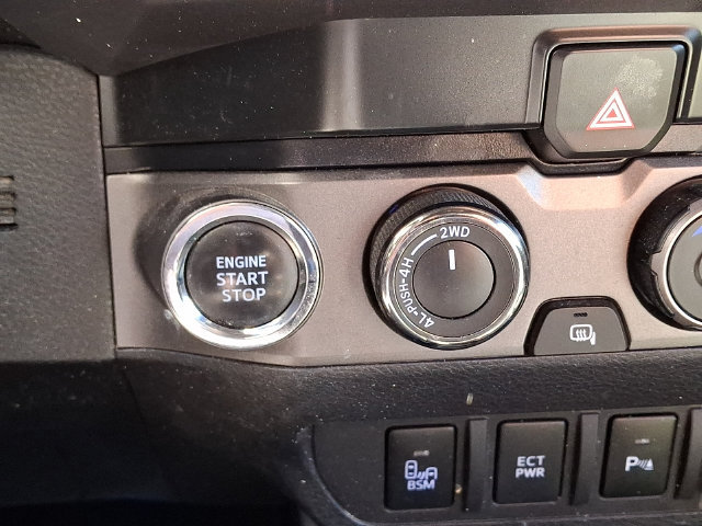 Certified 2022 Toyota Tacoma TRD Off-Road w/ Technology Package AWD/4WD image 22