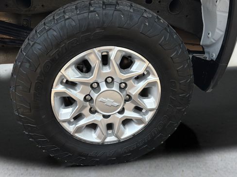 Used 2020 Chevrolet Silverado 2500 LT RWD image 19