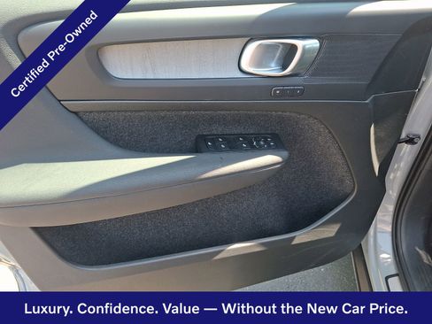 Certified 2025 Volvo XC40 B5 Core AWD/4WD image 13
