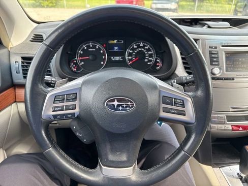 Used 2014 Subaru Outback 2.5i Limited w/ Moonroof Package AWD/4WD image 18