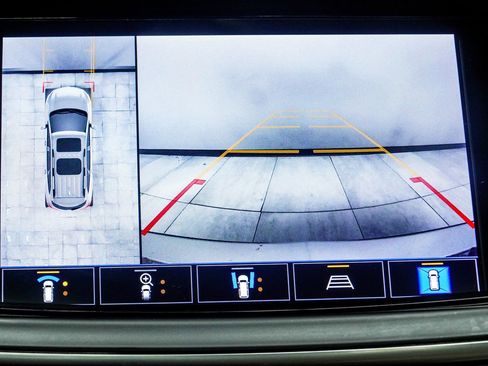 Used 2023 Buick Enclave Avenir FWD image 25