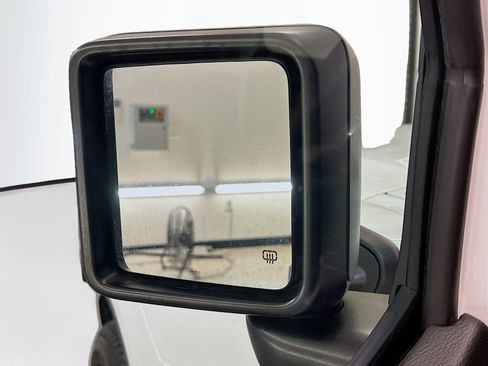 Used 2022 Jeep Wrangler Unlimited Sahara AWD/4WD image 16