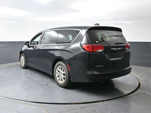 Used 2023 Chrysler Voyager LX FWD image 12