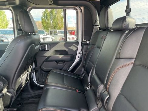 Used 2023 Jeep Gladiator Mojave w/ Cold Weather Group image 15