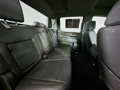 Used 2024 GMC Sierra 1500 SLT image 11