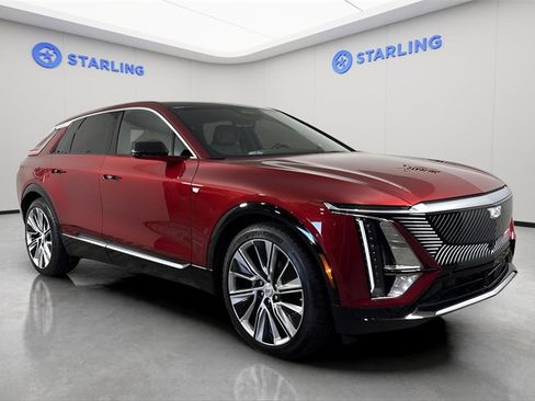 Used 2024 Cadillac Lyriq Luxury w/ LPO, Floor Liner Package image 13