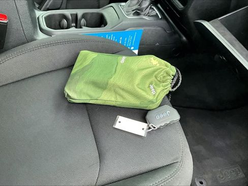 Used 2023 Jeep Wrangler Sahara image 20