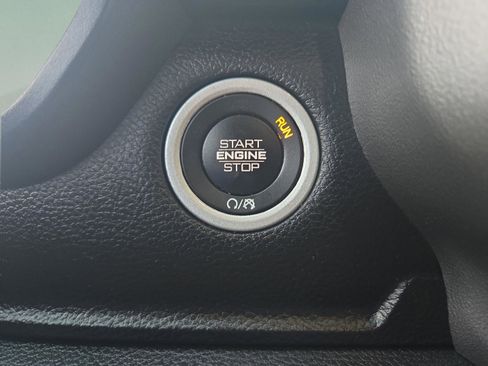 Used 2024 RAM 1500 Laramie image 16