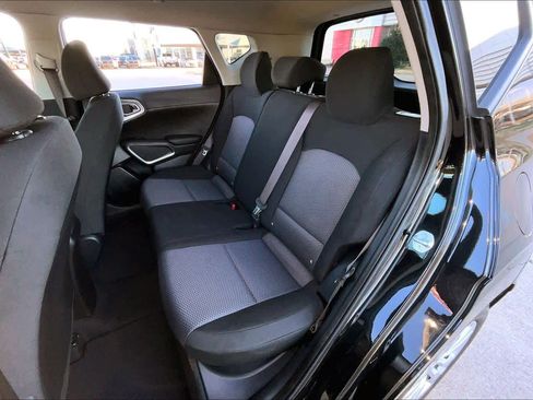 Used 2023 Kia Soul LX image 17