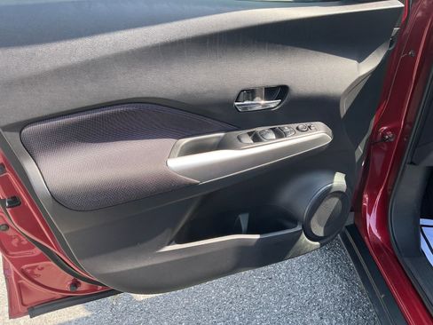 Used 2020 Nissan Kicks SV FWD image 10
