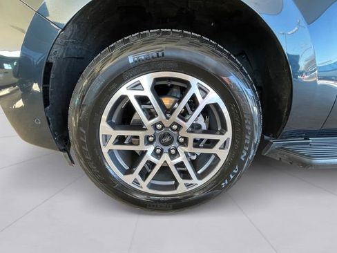 Used 2025 Ford Expedition Max Active image 9