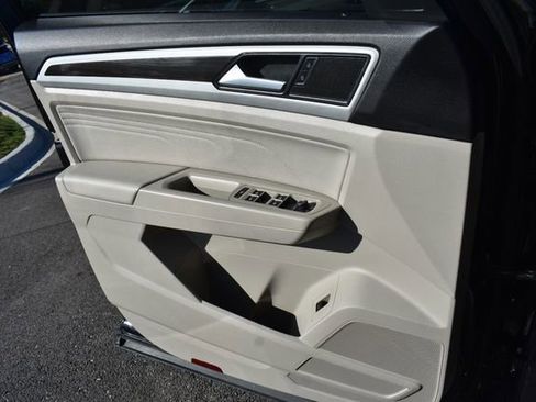 Used 2022 Volkswagen Atlas SE image 31